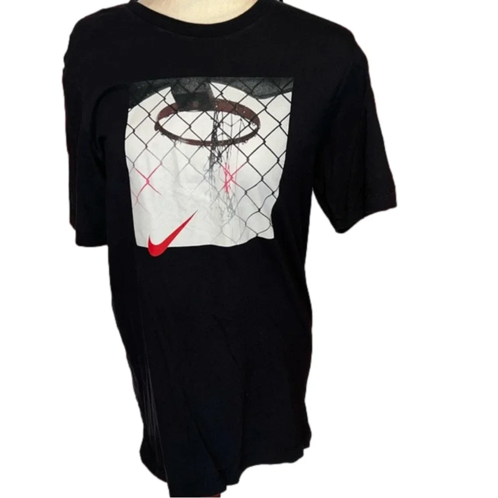 Nike Basketball Hoop Black Short Sleeve T-Shirt M